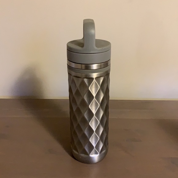 David’s Tea Silver Geometric Tumbler with Built In Stainless Steel Strainer - Picture 5 of 8